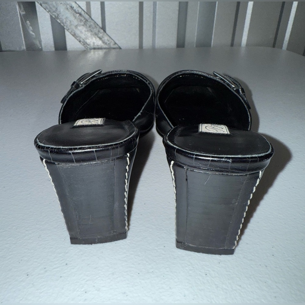 Brighton Bench Made Sz 6 1/2 M Black Mule Clog Heels Faux Alligator Skin - Picture 8 of 9